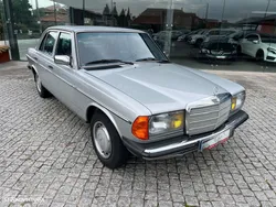 Mercedes-Benz 230