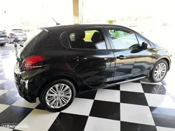 Peugeot 208 1.6 BlueHDi Style