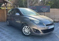 Renault Grand Scenic III (7Places) 1.5dCi TOMTOM 105ch