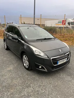 Peugeot 5008 phase II 1,6l HDI 115cv "Finition Allure"