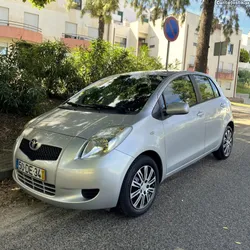 Toyota Yaris 1.0 AC Iuc Antigo
