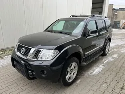 NISSAN PATHFINDER 3.0 dCi LE - 231 Ch - 7 places - Attelage - Caméra de recul - GPS