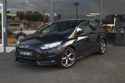 FORD FOCUS ST MK3 PHASE 1 2.0 250 cv ECOBOOST - PACK PERFORMANCE - SIEGES CHAUFFANTS - CARNET