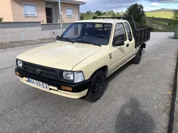 Toyota Hilux 4 lugares