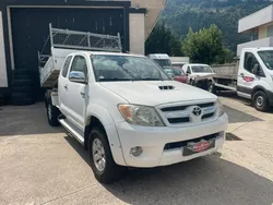 Pick up toyota hilux x-tra cab 2.5 d4-d benne basculante / hydraulique plateau 4x4