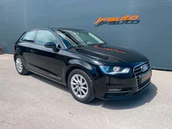 Audi A3 1.6 tdI 105 cv AMBIENTE 105cv 3P BVM