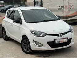 HYUNDAI I20 1.2 85 ch FINITION GO / PREMIERE MAIN / LED / SIEGES CHAUFFANTS / REGULATEUR DE VITESSE / JANTES ALU / BLUETOOTH / ENTRETIEN COMPLET CONCESSION HYUNDAI
