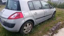 Renault Mégane 1.5dci 5+lugares com pequenos reparos ler