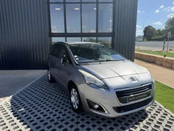 PEUGEOT 5008 Style 1.6 BlueHDi 120cv 7 PLACES Courroiechangée/Radaravantarrière
