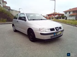 Seat Ibiza 1.4 a gasolina apenas 211mil/km