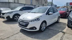 Peugeot 208 1.2 vti essence 82cv style 12/2017 garantie
