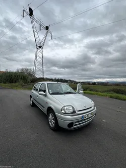 Renault Clio Mk2 1.6 16v