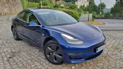 Tesla Model 3 SR+