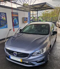 Volvo S60 D4 R-Design 190cv 67.000km nacional