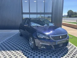 PEUGEOT 308 Allure 1.5 BlueHDi 130 cv - Toit panoramique / Bluetooth