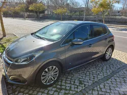 Peugeot 208 Allure 1.2 Gasolina 110CV