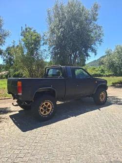 Nissan  D21