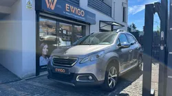 PEUGEOT 2008 1.6 BLUEHDI 120cv ALLURE - Toit Pano | Grip Control