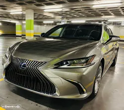 Lexus ES 300h Luxury+