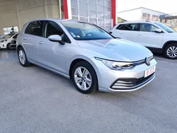 Volkwagen golf 8 2.0 tdi 150 cv dsg7 life 1st
