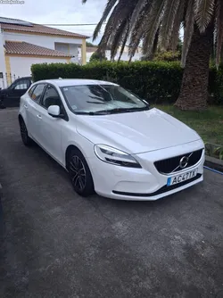 Volvo V40 2.0