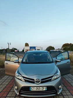 TOYOTA VERSO 2.0L D-4D 124 Ch FAP SKYVIEW (Toit-Panoramique)