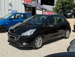 208 Noire 1.4 HDI 68 Access Clim - Entretenue✅
