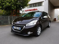 PEUGEOT 208 I 3 PORTES 1.4 e-HDi BLUE LION 68ch – BOÎTE AUTOMATIQUE | TOIT PANORAMIQUE – FAIBLE CONSOMMATION