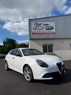 Alfa roméo giulietta auto sport /sieges alcantara - surpiqûre rouge/
