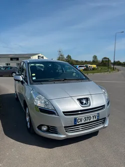 PEUGEOT 5008 1.6 HDi112 FAP Active 7pl