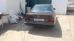 Mercedes-Benz E 200 D Elegance em impecável estado