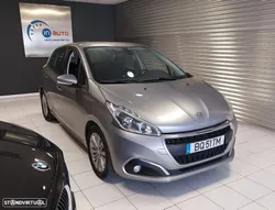 Peugeot 208 1.2 PureTech Signature