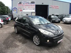 Tres belle peugeot 207 1.6 hdi feline phase 2 toit pano regulateur