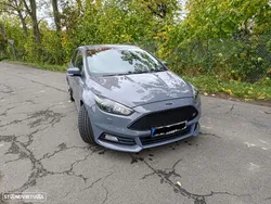 Ford Focus 2.0 EcoBoost ST c/ Pack Pele Exclusiva