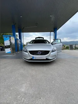 Volvo V40 D2