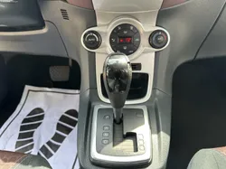 Ford Fiesta 1.4 I Automatico