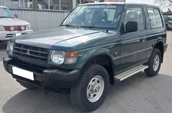 Mitsubishi Pajero GLX Clim 2.5 TD Court 3 portes 5 places 2000