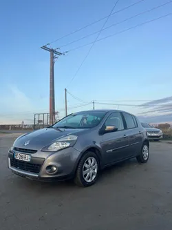 Renault clio 3 1.5dci 86ch tom tom