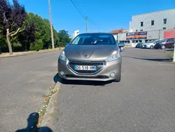 Peugeot 208 style 1.2 vti garantie 12 mois