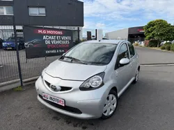 Toyota Aygo 1.0 i 68ch Boite automatique 5 portes - Garantie 3/6/12mois
