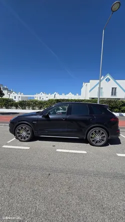 Porsche Cayenne S E-Hybrid Platinum Edition