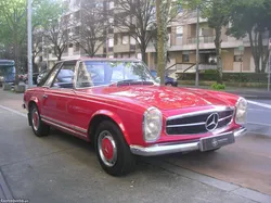 Mercedes-Benz 230 SL (Pagode)