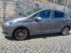 Peugeot 208 1.2