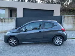 Peugeot 208 1.2 purethech active