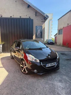 Peugeot 208 féline 1.6 HDI