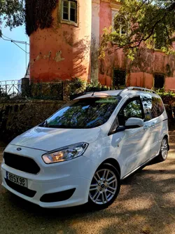 Ford Tourneo Courier 1.5 TDCI Titanium - 17