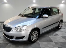 Skoda Fabia 1,6 Tdi 75h cr Ambition 2 Kit distribution neuf Factures D'entretien Présente