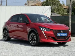 Peugeot e-208 GT