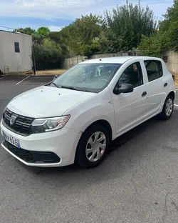 Dacia Sandero SCe 75 – Blanc – Petit budget, grande fiabilité
