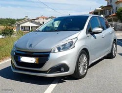 Peugeot 208 1.5 BlueHdi 102cv 6velocidades Signature Nacional